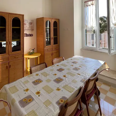 Domus Claudia San Giovanni شقة *